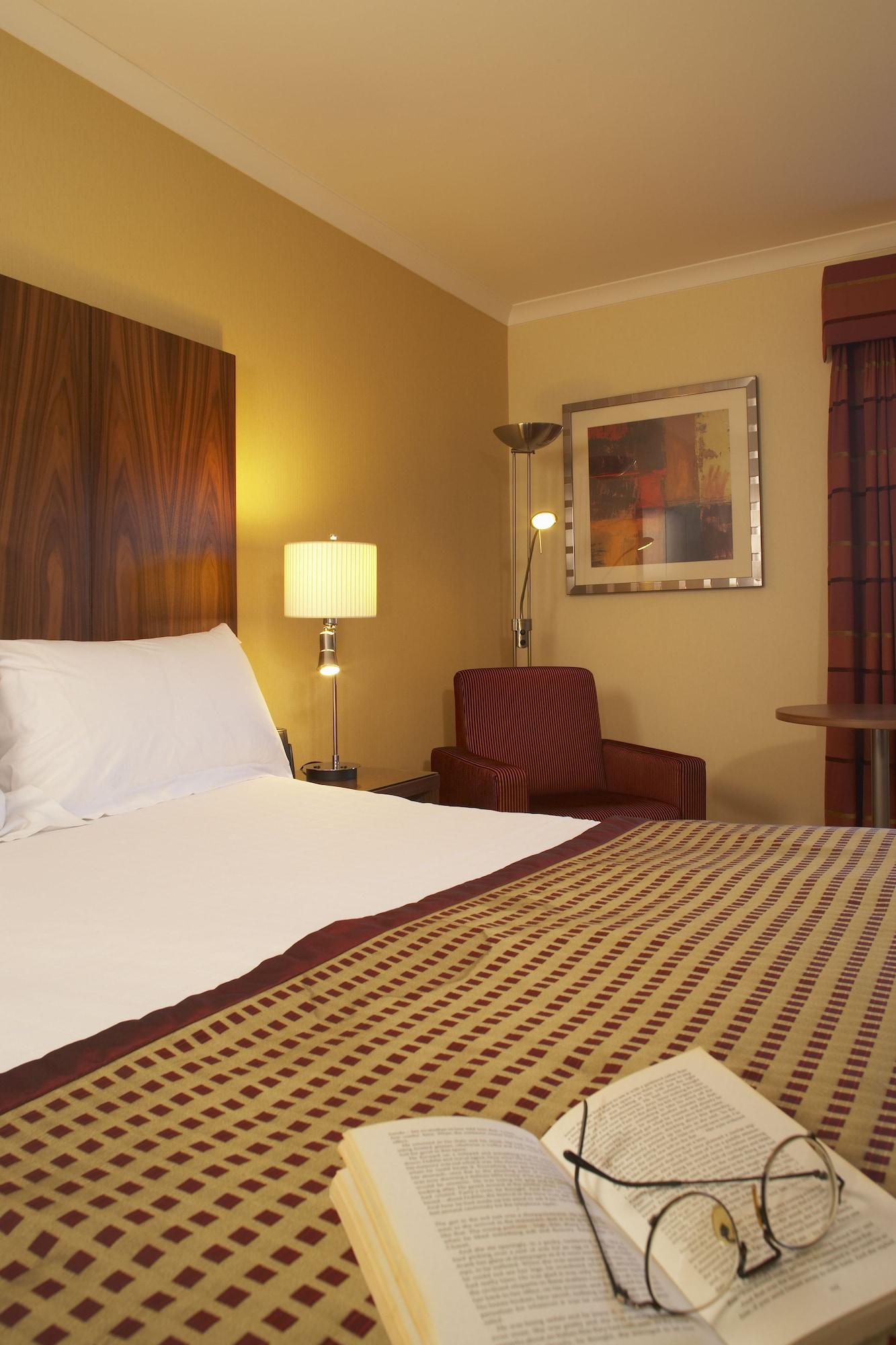 Delta Hotels By Marriott Milton Keynes Esterno foto