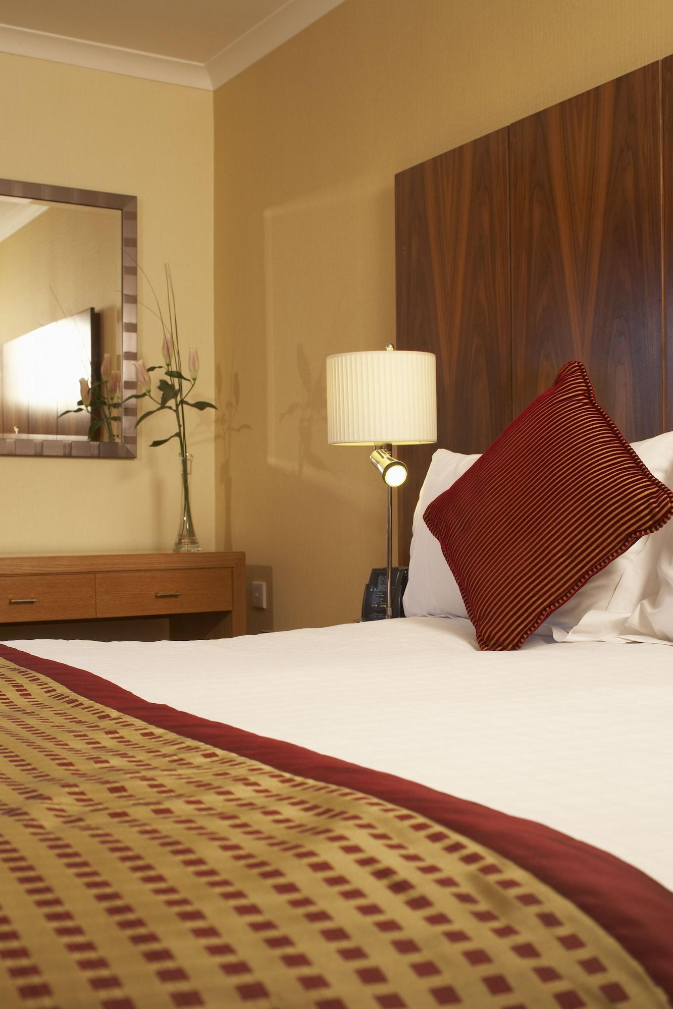 Delta Hotels By Marriott Milton Keynes Esterno foto