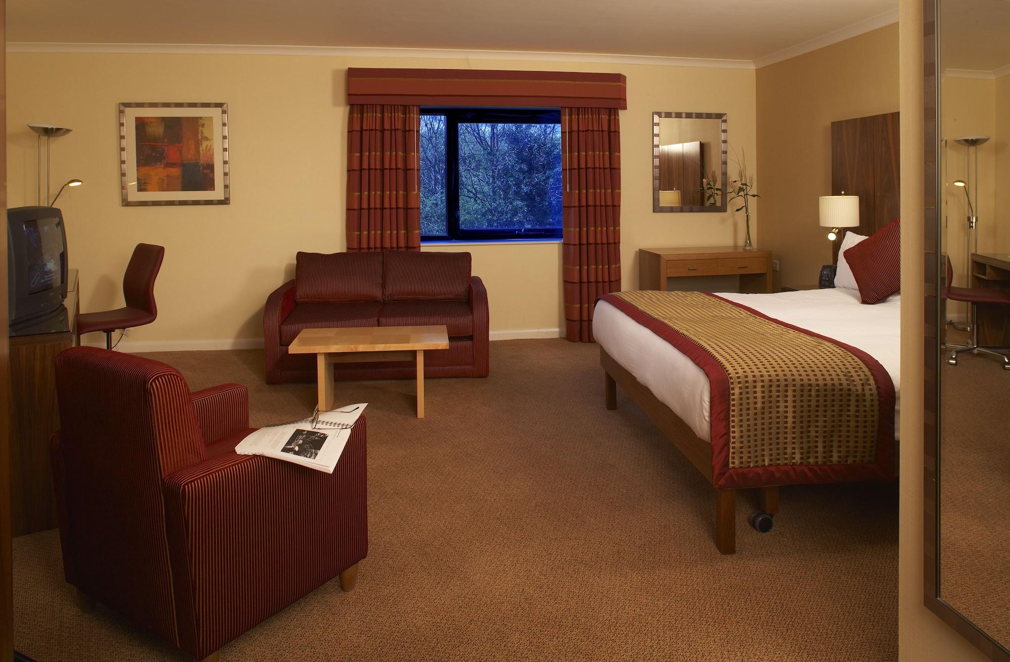 Delta Hotels By Marriott Milton Keynes Esterno foto