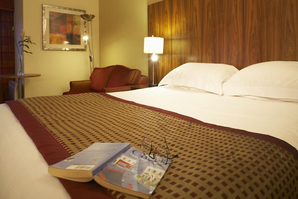 Delta Hotels By Marriott Milton Keynes Esterno foto