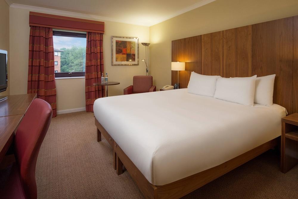 Delta Hotels By Marriott Milton Keynes Esterno foto