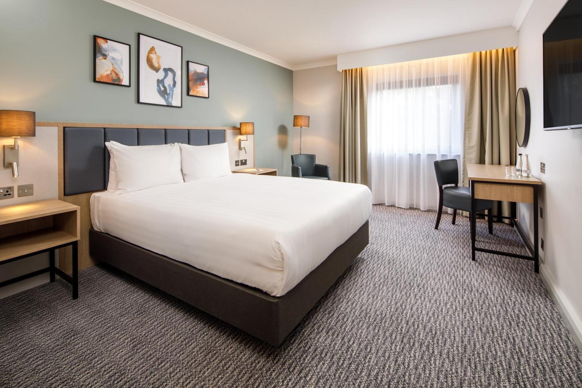 Delta Hotels By Marriott Milton Keynes Esterno foto