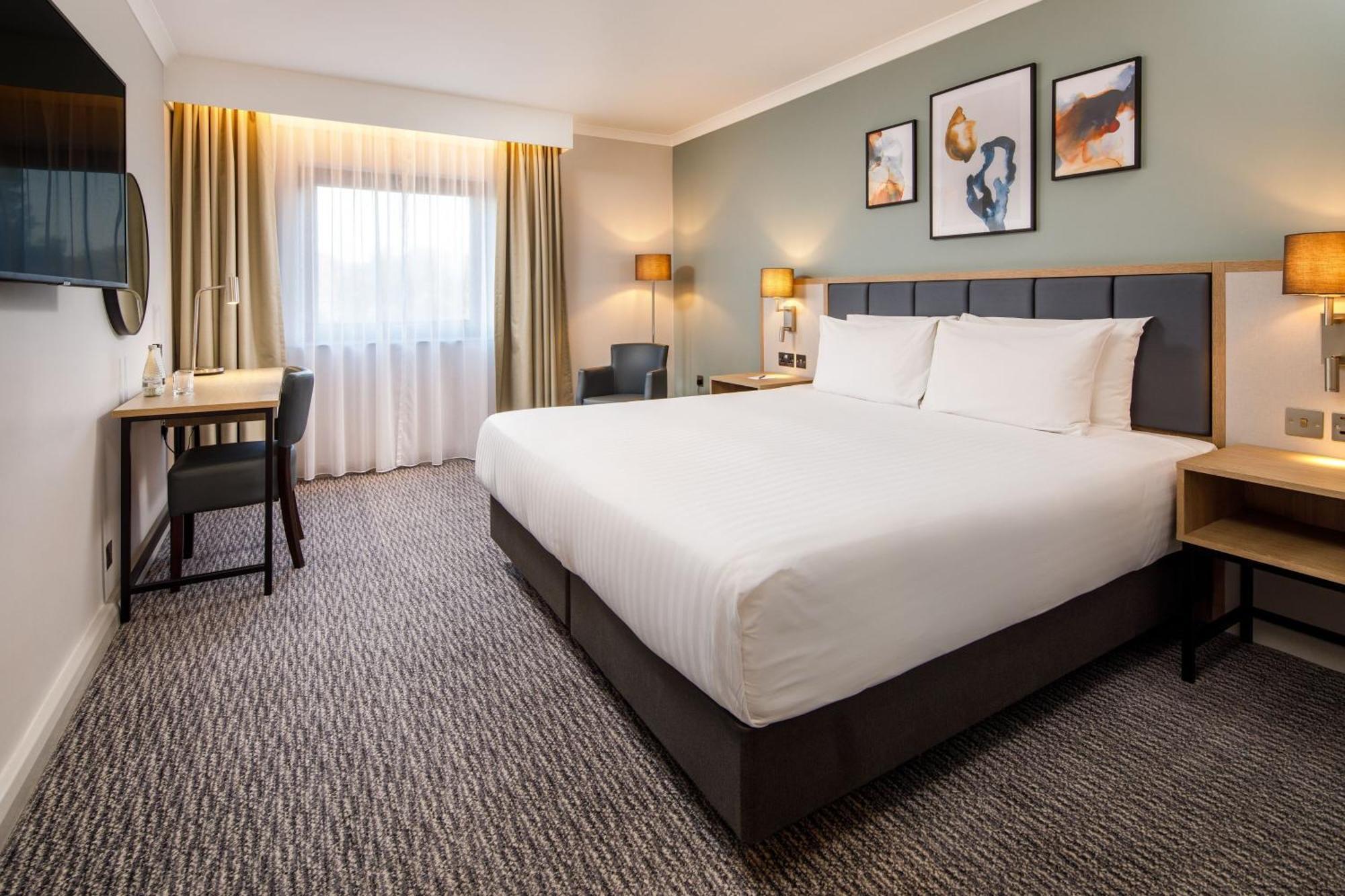 Delta Hotels By Marriott Milton Keynes Esterno foto