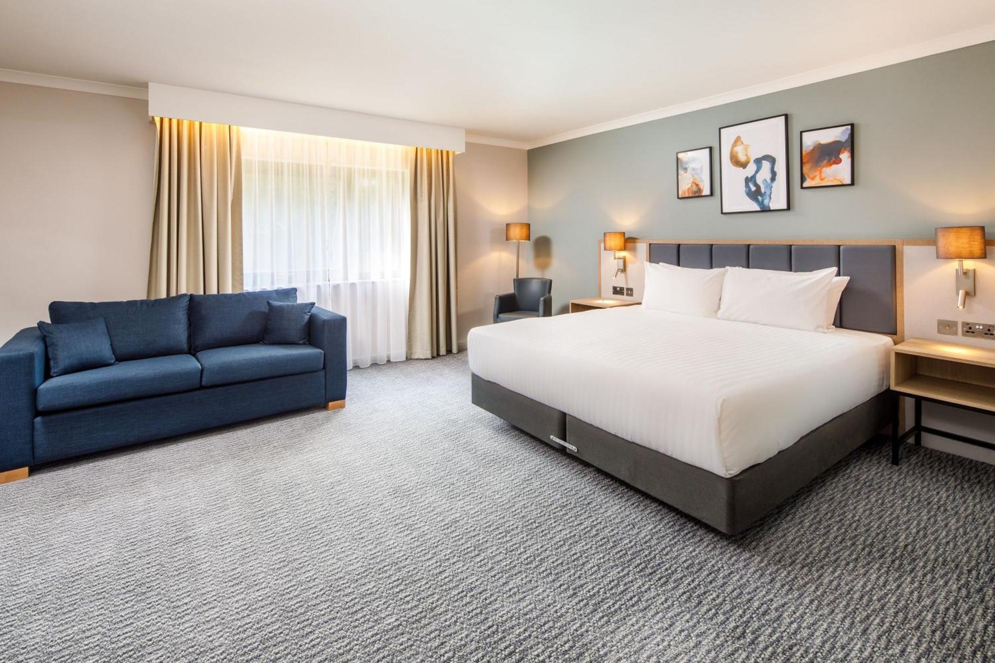 Delta Hotels By Marriott Milton Keynes Esterno foto