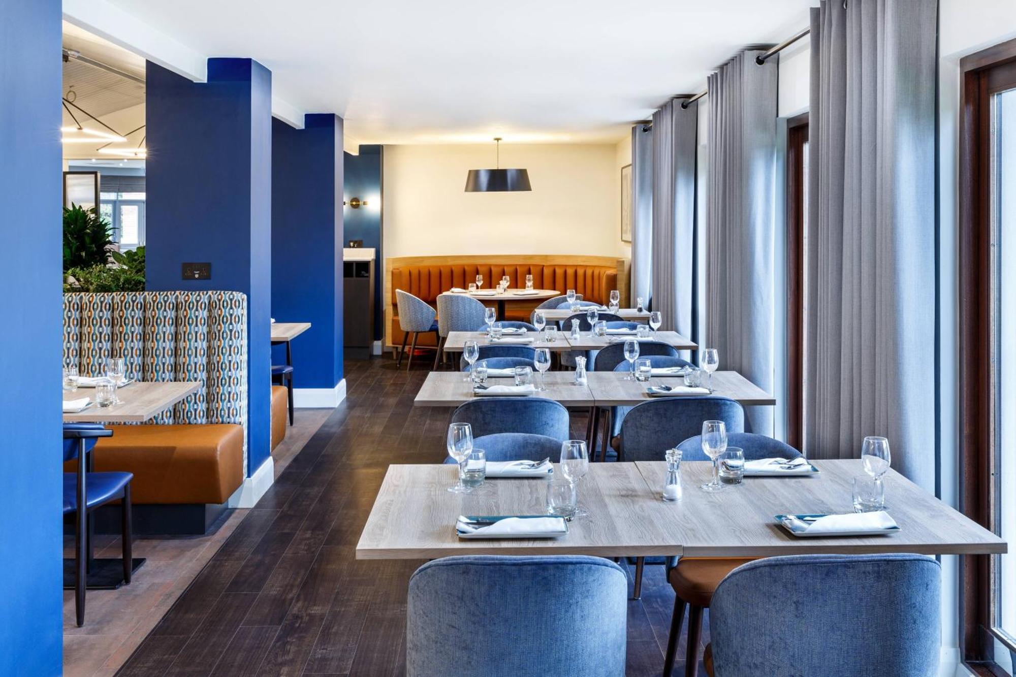 Delta Hotels By Marriott Milton Keynes Esterno foto