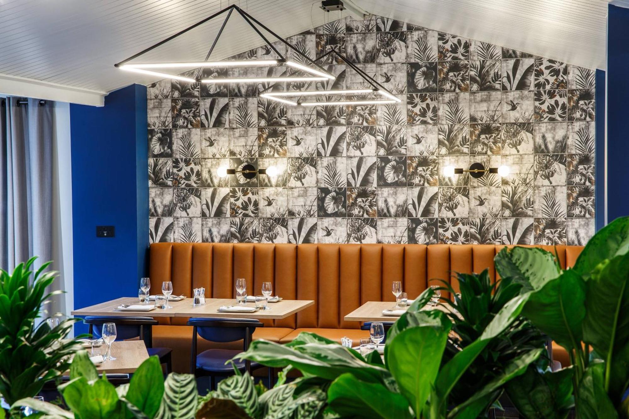 Delta Hotels By Marriott Milton Keynes Esterno foto