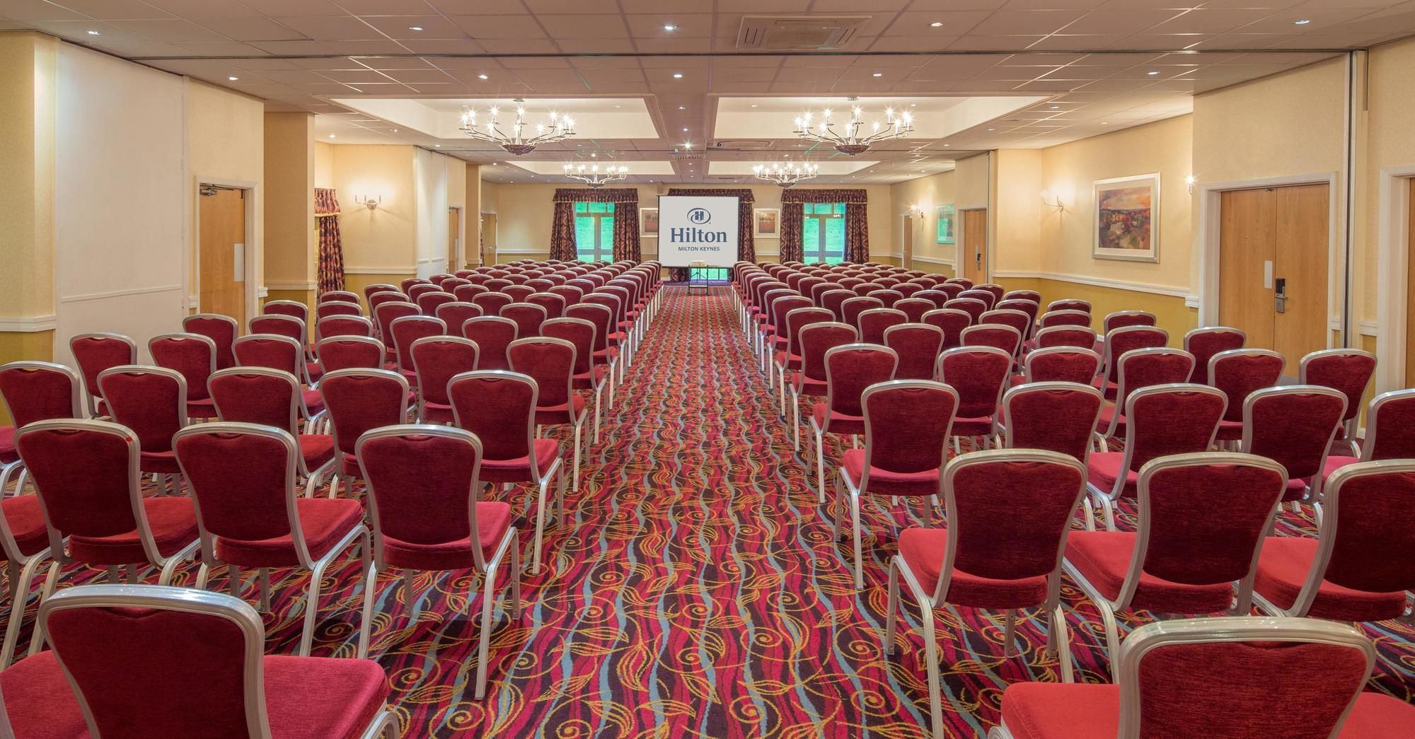 Delta Hotels By Marriott Milton Keynes Esterno foto