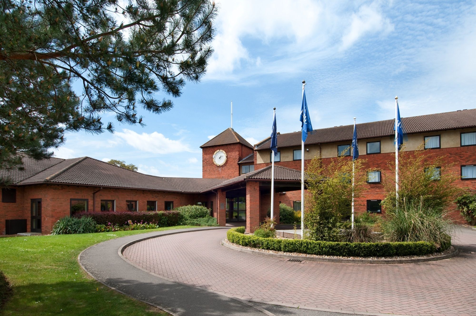Delta Hotels By Marriott Milton Keynes Esterno foto