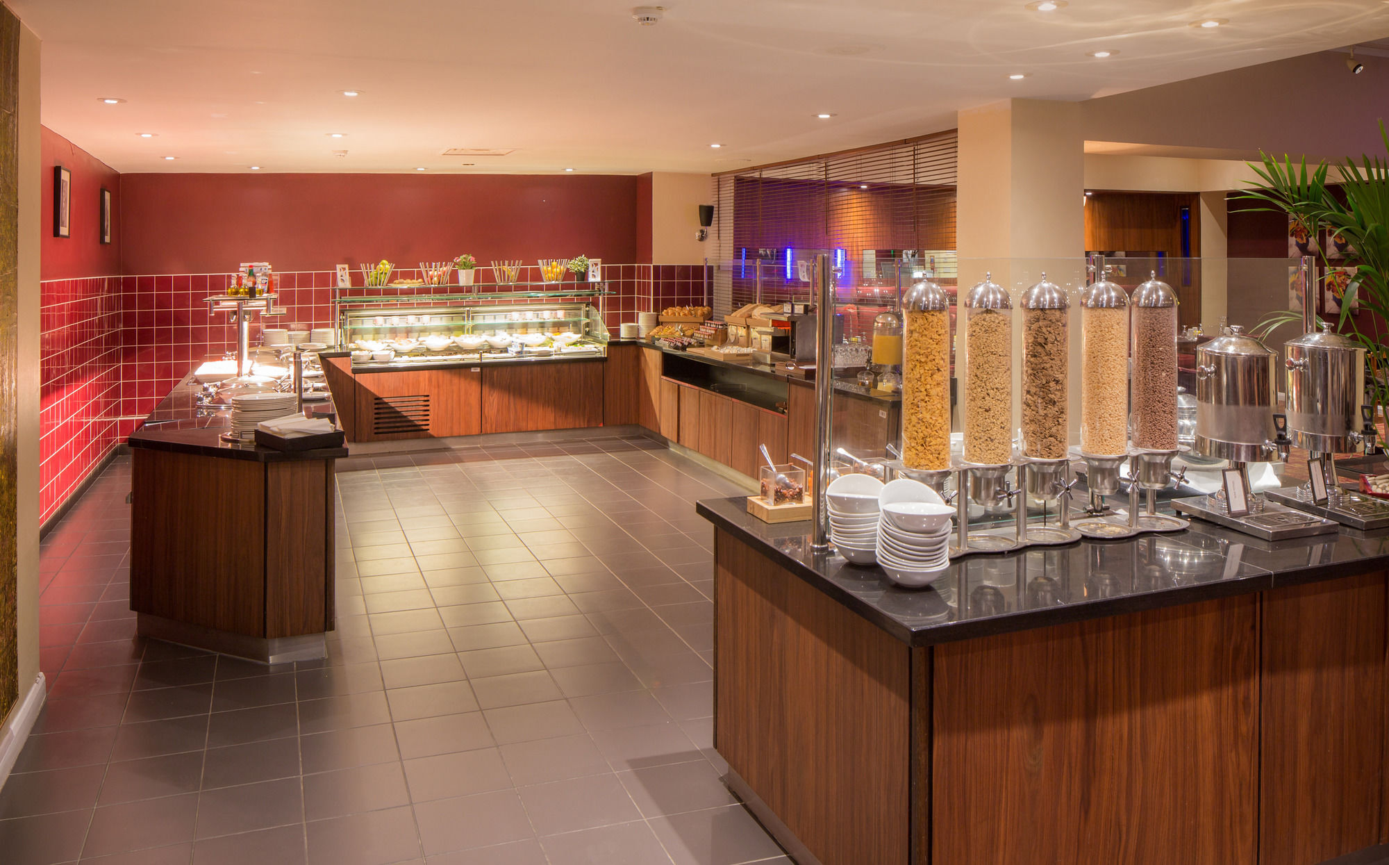 Delta Hotels By Marriott Milton Keynes Esterno foto