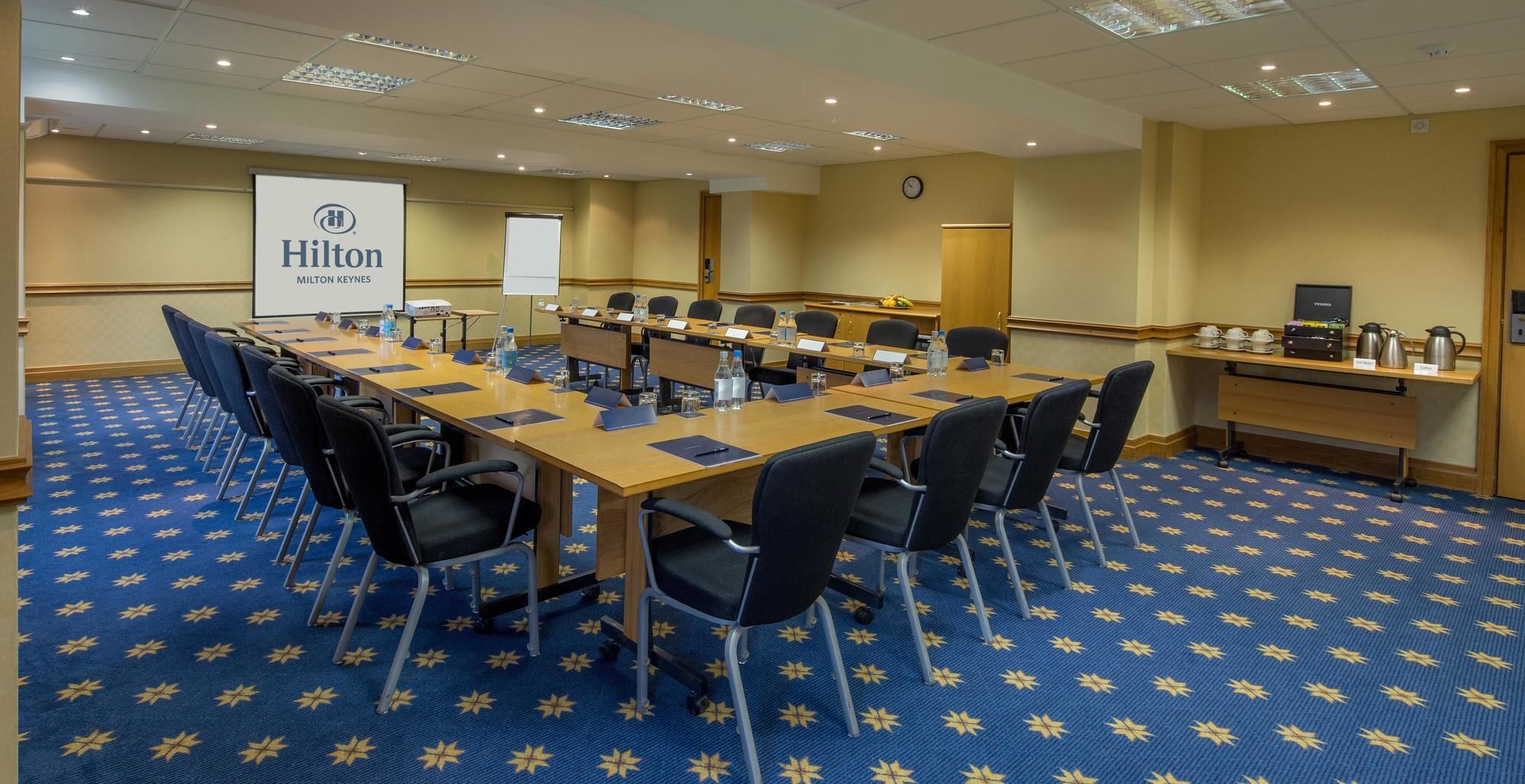 Delta Hotels By Marriott Milton Keynes Esterno foto